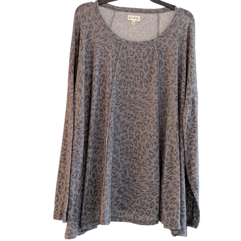 Top by Wonderly Gorgeous muted animal print in black and gray. Long sleeves. XXL